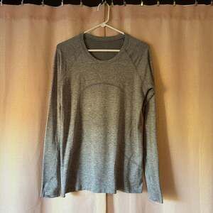 Lululemon Swiftly Tech Long Sleeve 2.0 Heathered Slate Size 10